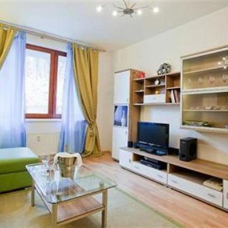 Apartment Smichov Prague Room photo