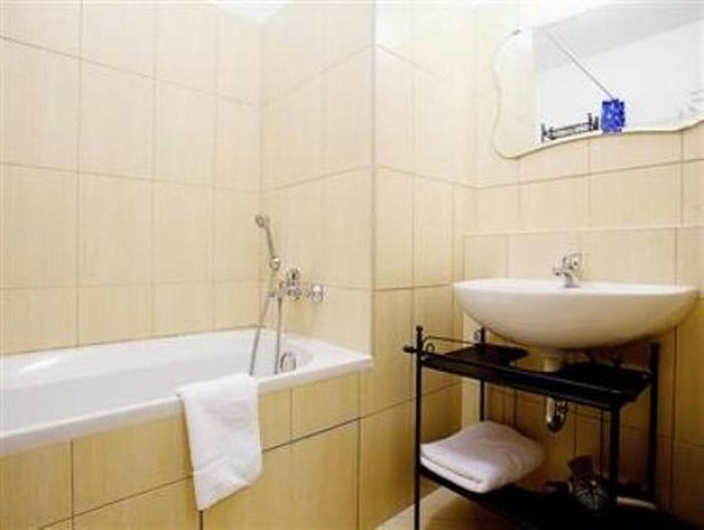 Apartment Smichov Prague Room photo